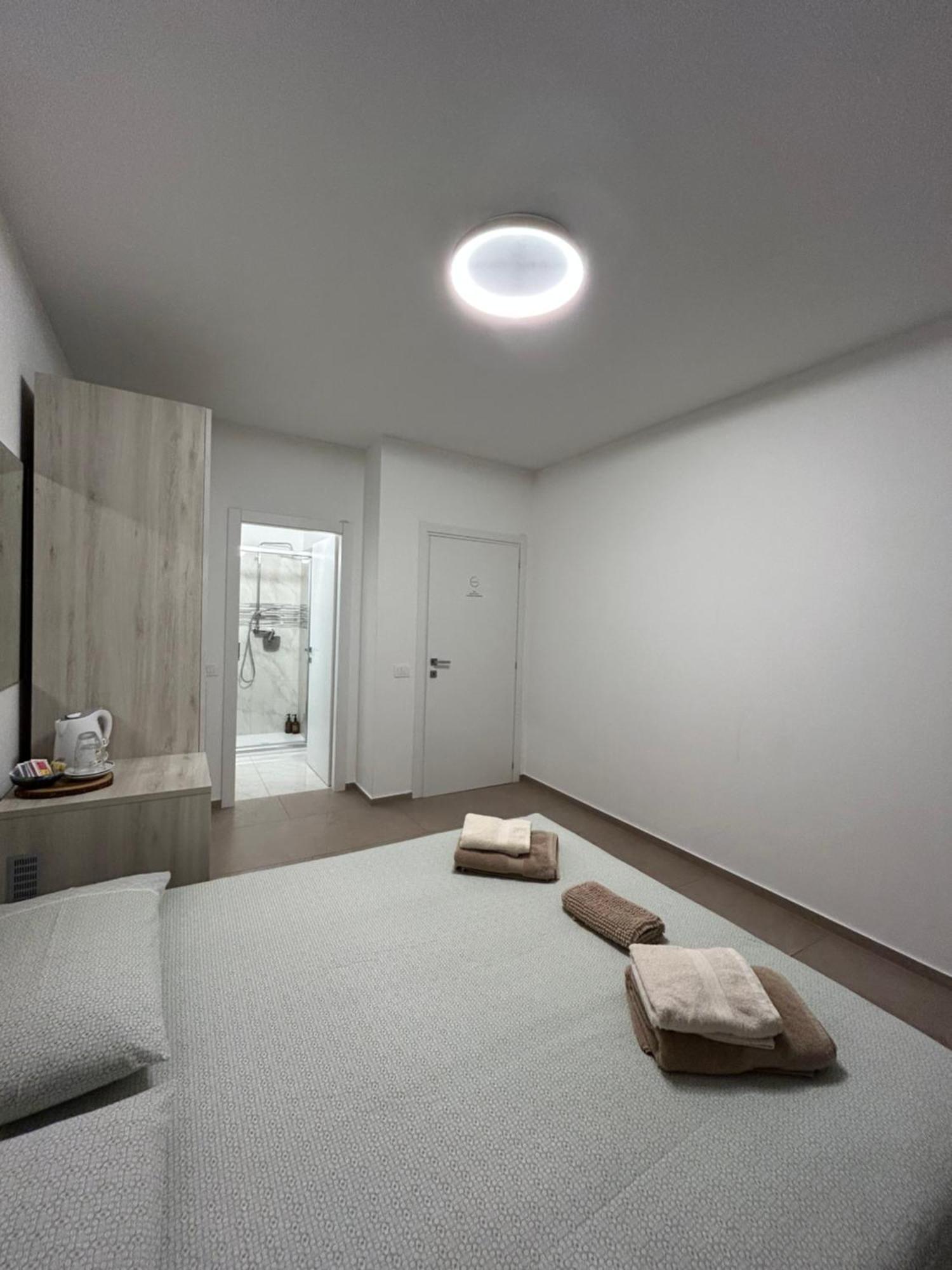 *Veranda'S Rooms* - Free Parking In Central Lugano Ngoại thất bức ảnh