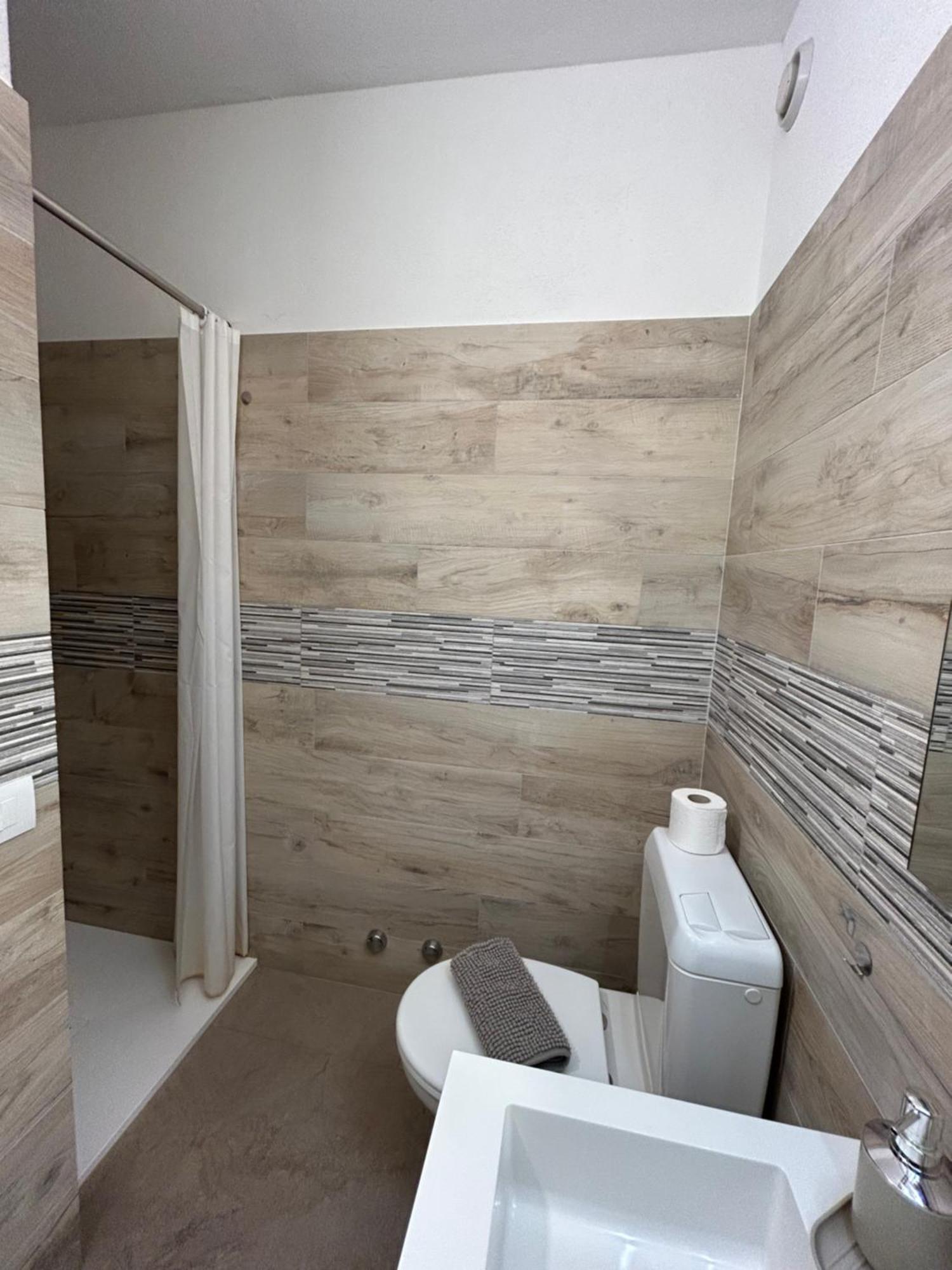*Veranda'S Rooms* - Free Parking In Central Lugano Ngoại thất bức ảnh